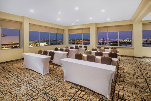 홀리데이 인 호텔 포트 오브 마이애미-다운타운 바이 IHG - 회의실/연회장