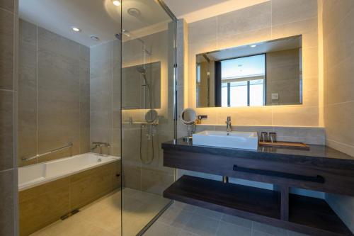 room detail thumbnail 2