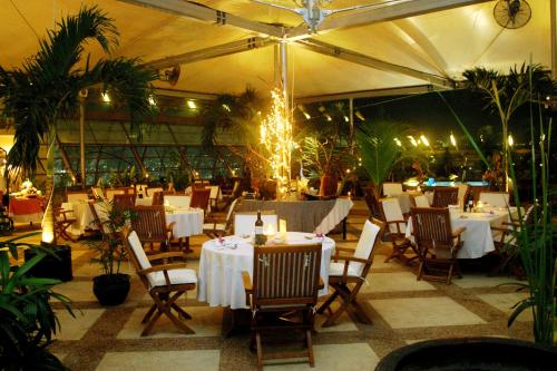 Restaurant, Grand Arkenso Parkview Simpang Lima in Semarang