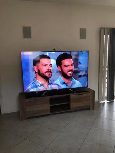 Central executive 3br townhouse 50m to dean street