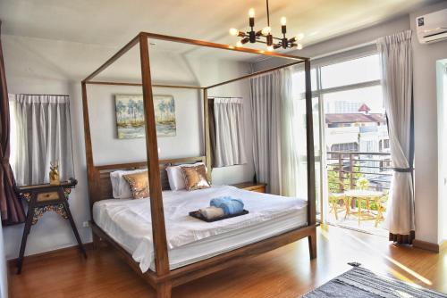 Arbor's Guest house and hostel Room Type - King Room with Mountain View