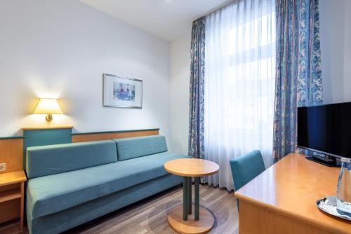 Hotel Zur Krone - image 2