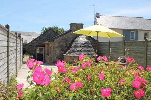 La petite maison et son four à pain gîte à louer Plougonvelin