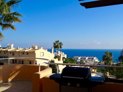 Malibu Mansion Club la Costa World with Sea View and hydromassage bath in Mijas Costa - image 2