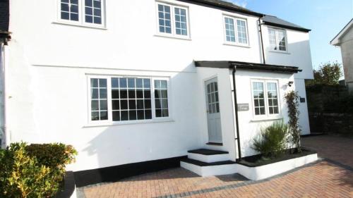 Lighthouse Cottage, Mawgan Porth, Cornwall