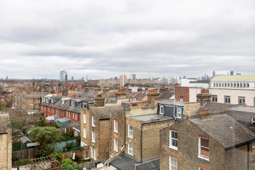 WelcomeStay Clapham Junction 2 Bedroom Apartment - image 2