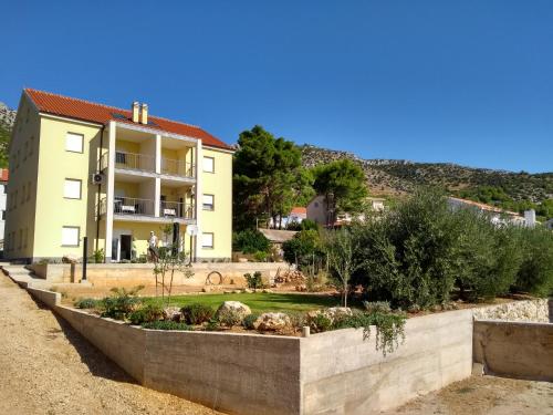  Hvar Apartment in Zavala