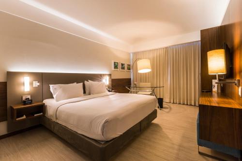 Superior Queen Room room in Bugan Recife Boa Viagem Hotel - by Atlantica