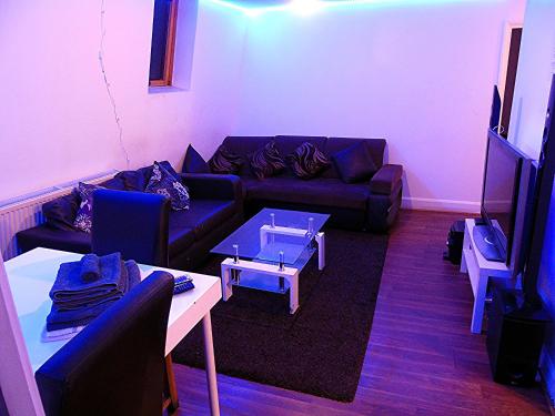 Vibe Bright Modern Flat 5 Mins From Canary Wharf With 42" Tv And Led Mood Lights