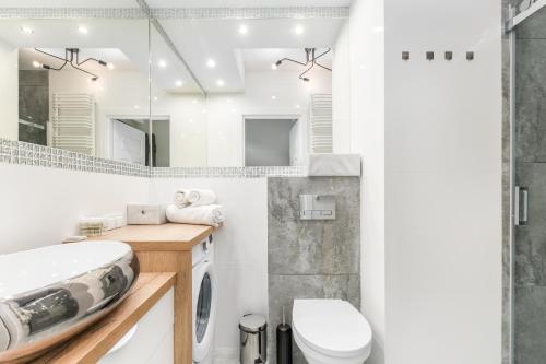 Apartments Warsaw Markowska by Renters - image 11