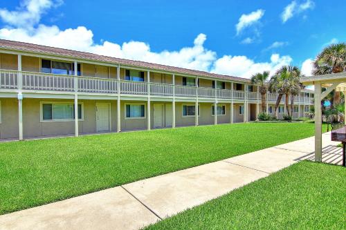 The Cozy Coconut condo - image 7