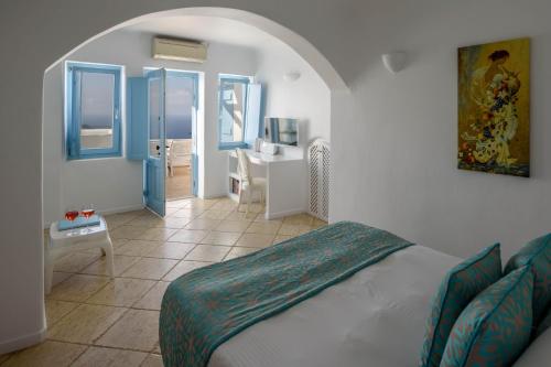 Above Blue Suites - image 11