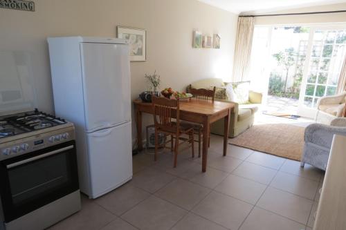 Køkken, AppleBee Guest Cottages in Grahamstown