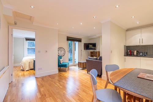 Homely 2-bed Flat In Little Venice, West London