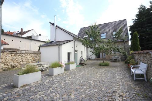 Hofhaus mit Riesengarten - gemütliches Häuschen im Kern des schönsten Mainzer Stadtteils Finthen