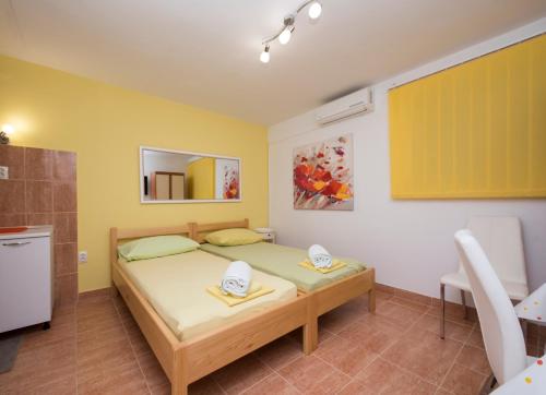 Studios Lavender - image 11