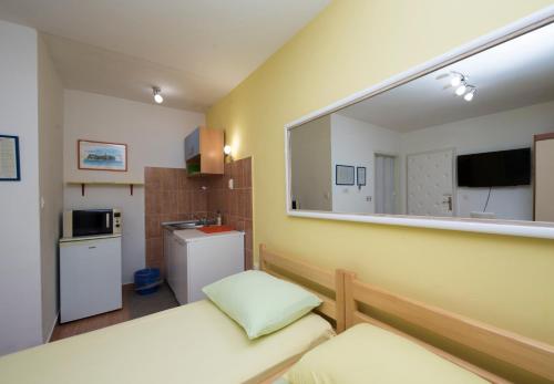 Studios Lavender - image 8