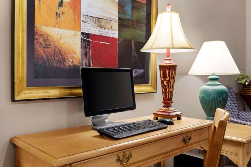 Baymont By Wyndham Sioux Falls West Photo 43