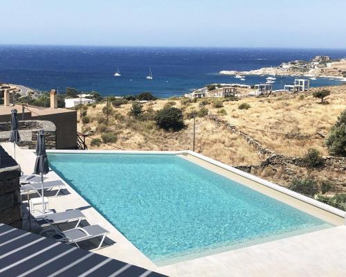 67sq meters modern apartment with a swimming pool and sea view in Koundouros