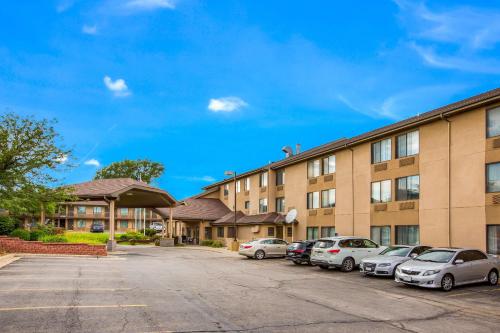 Quality Inn & Suites Lawrence - University Area