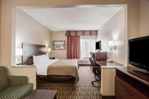 Quality Inn & Suites Lawrence - University Area