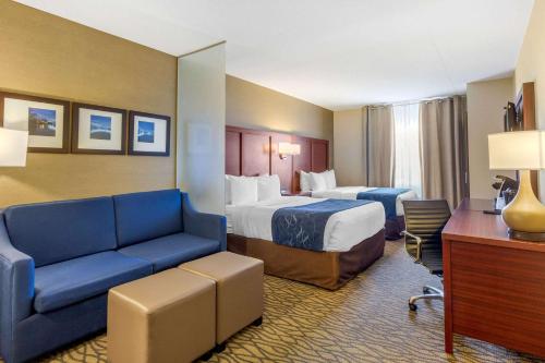 Comfort Suites Downtown Windsor In Windsor From 153 Trabber Hotels