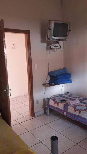 1 double bed, 1 twin bed
