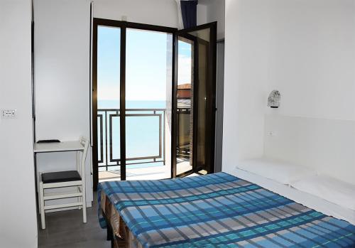 Standard Double or Twin Room with Sea View room in Hotel Ondina
