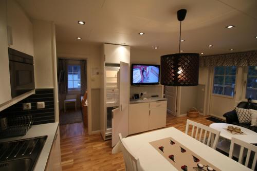 Gula Byn 411A in Salen