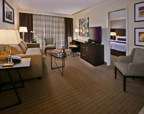 Crowne Plaza Suffern-Mahwah