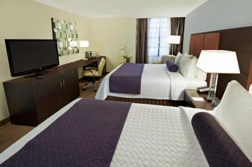 Crowne Plaza Suffern-Mahwah