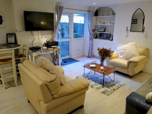 Maida Vale 2 Bedroom Garden Flat, , London