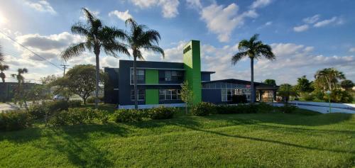 . Travel Inn Fort Pierce