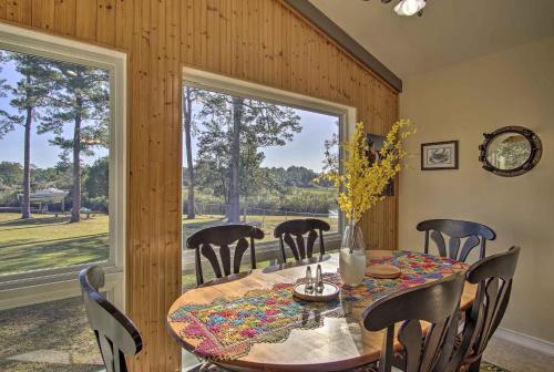 Waterfront Foley Home with Dock - 6 Mi to Beach! - image 8