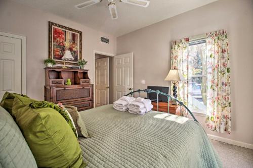 Charming Hilton Head Townhome - Walk to Beach! - image 3
