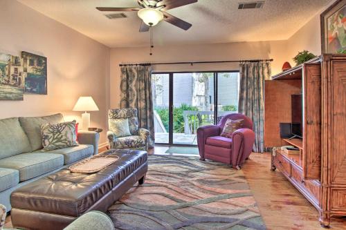 Charming Hilton Head Townhome - Walk to Beach! - image 8