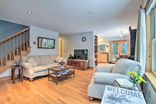 Private Northampton Area Home on 8 Lush Acres - image 5