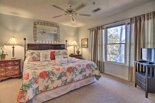 Charming Hilton Head Townhome - Walk to Beach!