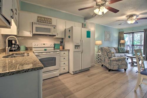 Walk to Coligny Beach Park Family-Friendly Villa