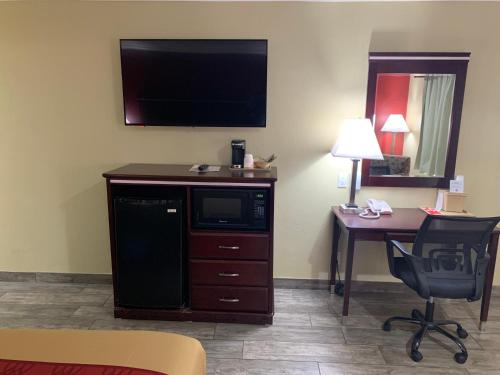 Studio 6 Suites Mesa AZ Near Downtown & Sloan Park