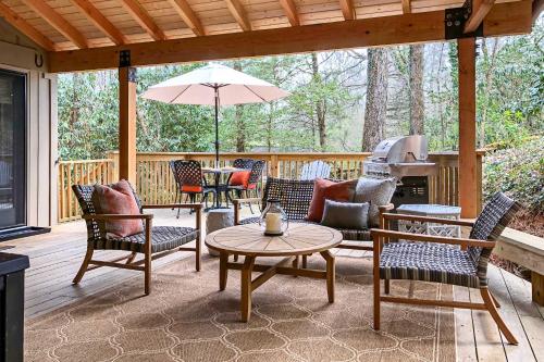 Lush Mirror Lake Cottage Rental with Private Deck in Highlands, USA