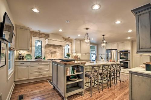 Mirror Lake Cottage with Private Deck Waterfall - image 4