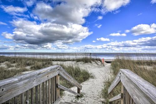 Fernandina Beach Townhome - Walk to Ocean! - image 5