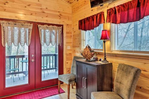 Cozy Heber Springs Cabin with Deck and Dock!