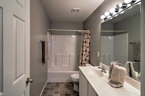 Condo with Screened Porch on Lake of the Ozarks!