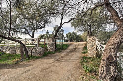Balcony Studio Suite on Tucson Equestrian Estate! - image 7