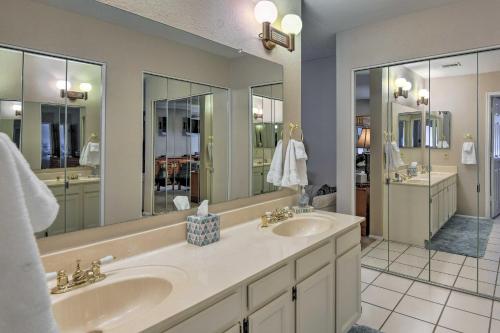 Mesa Retreat with Patio about 7 Mi to Riparian Preserve!