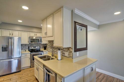 Family Condo with Pool Less Than 1 Mi to Old Town Scottsdale - image 2