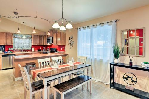 Anchorage House with Private Deck, 8 Mi to Downtown!