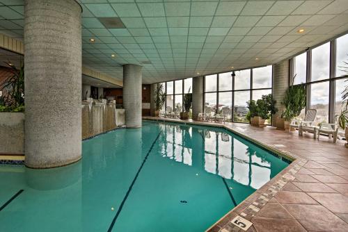 Sugar Mountain Condo with Pool Hot Tub and Views - image 9
